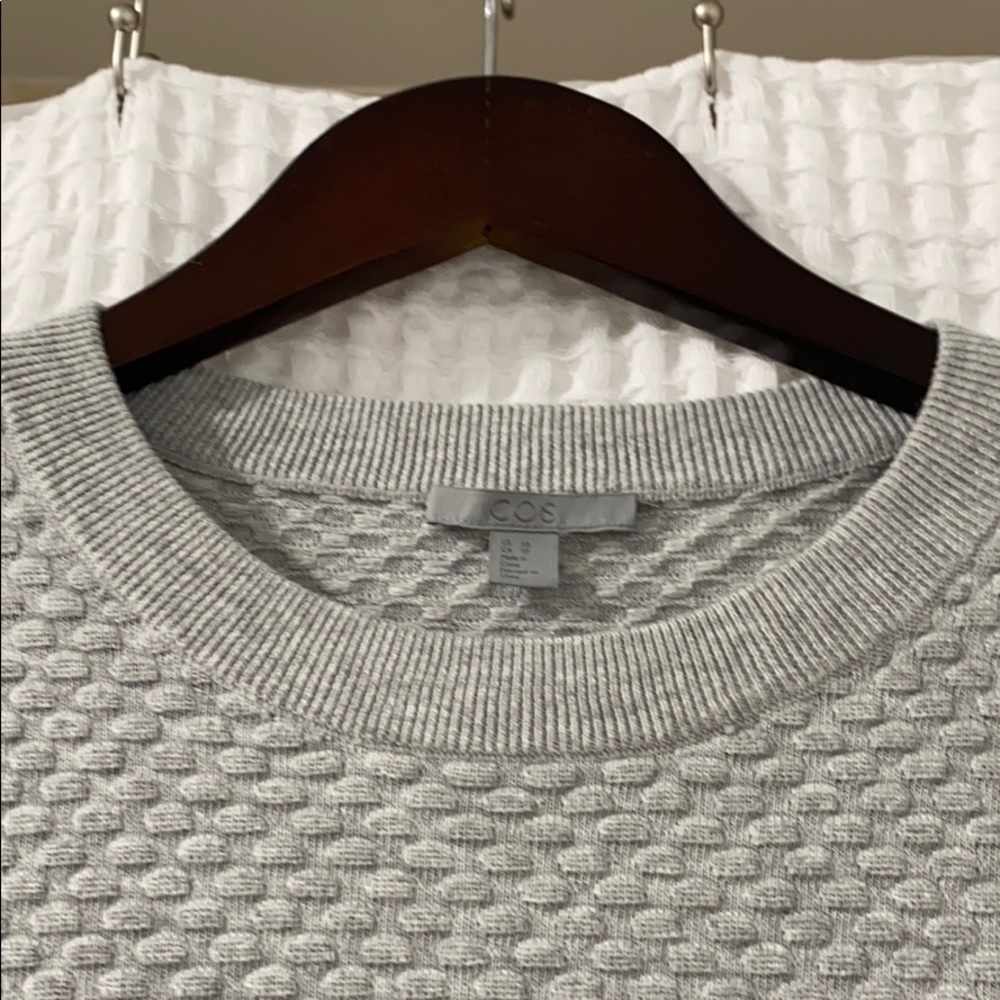 Sweater - Picture 4 of 9